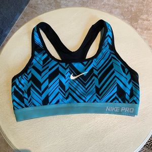 Women’s Nike sports bra size medium